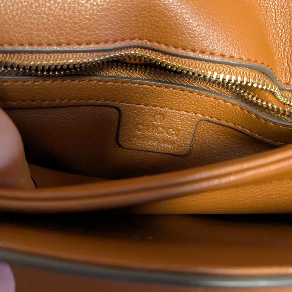 Gucci Brown Leather Shoulder Bag with Gold Accents - Picture 8 of 16
